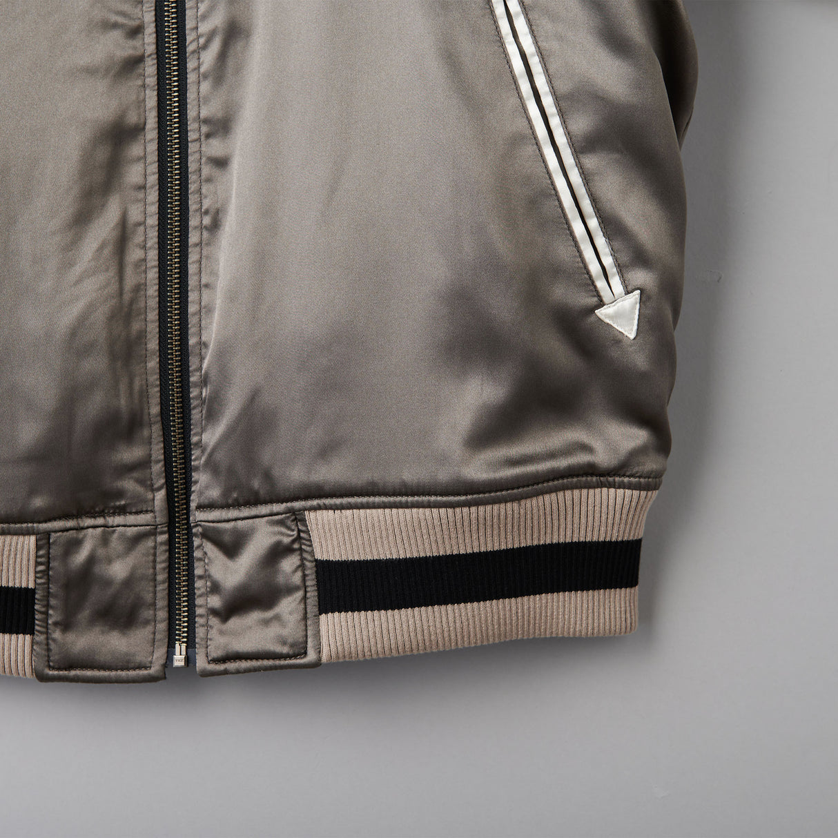 VALORANT ONI リバーシブルスカジャン (VLRNT×UA)