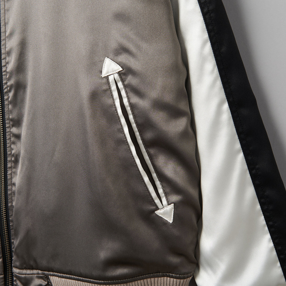 VALORANT ONI リバーシブルスカジャン (VLRNT×UA)