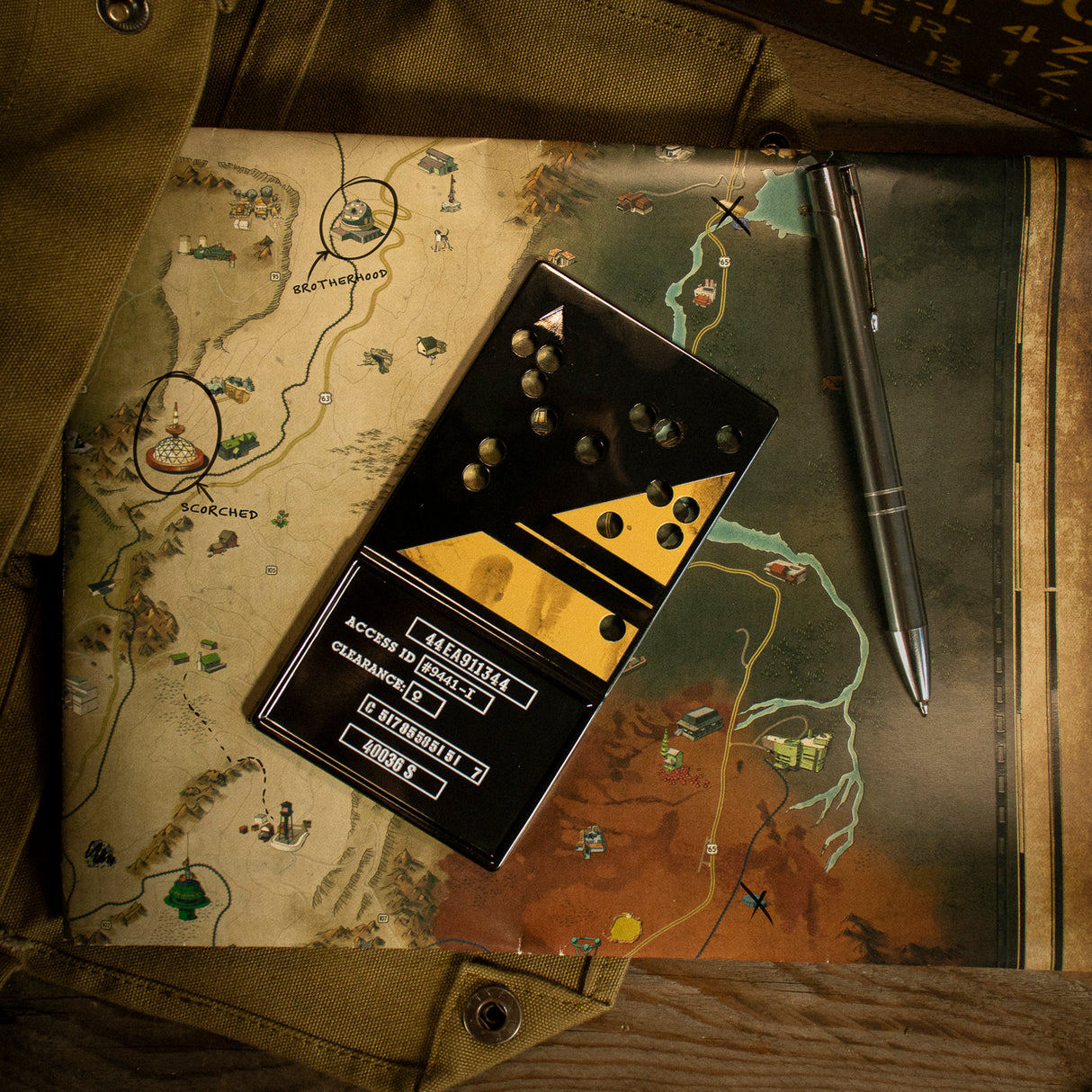 Fallout 76 ニュークリア・キーカード レプリカ(シリアルナンバー入り)