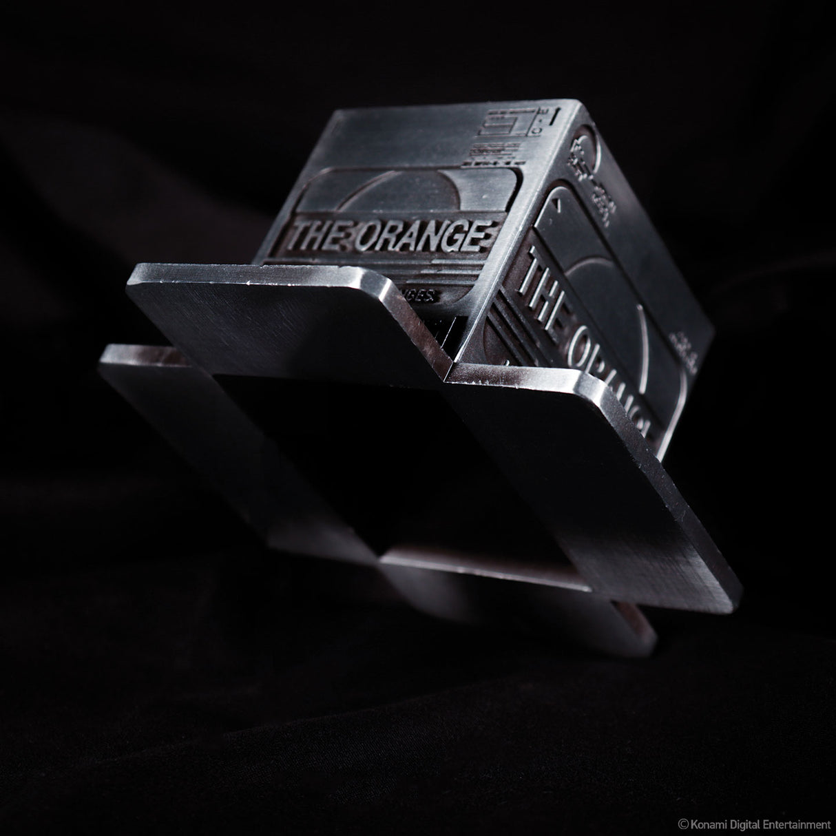 METAL GEAR SOLID 2 SONS OF LIBERTY オレンジのダンボール箱 レプリカ