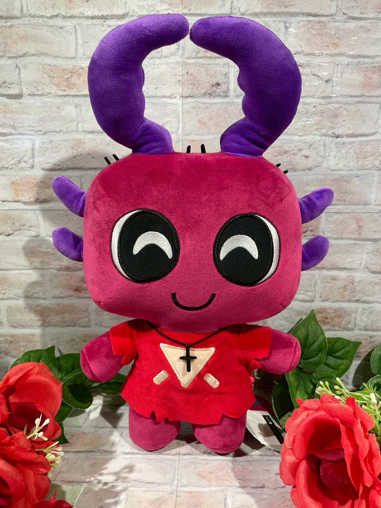 Youtooz Cult of the Lamb ぬいぐるみ (クワガタ)