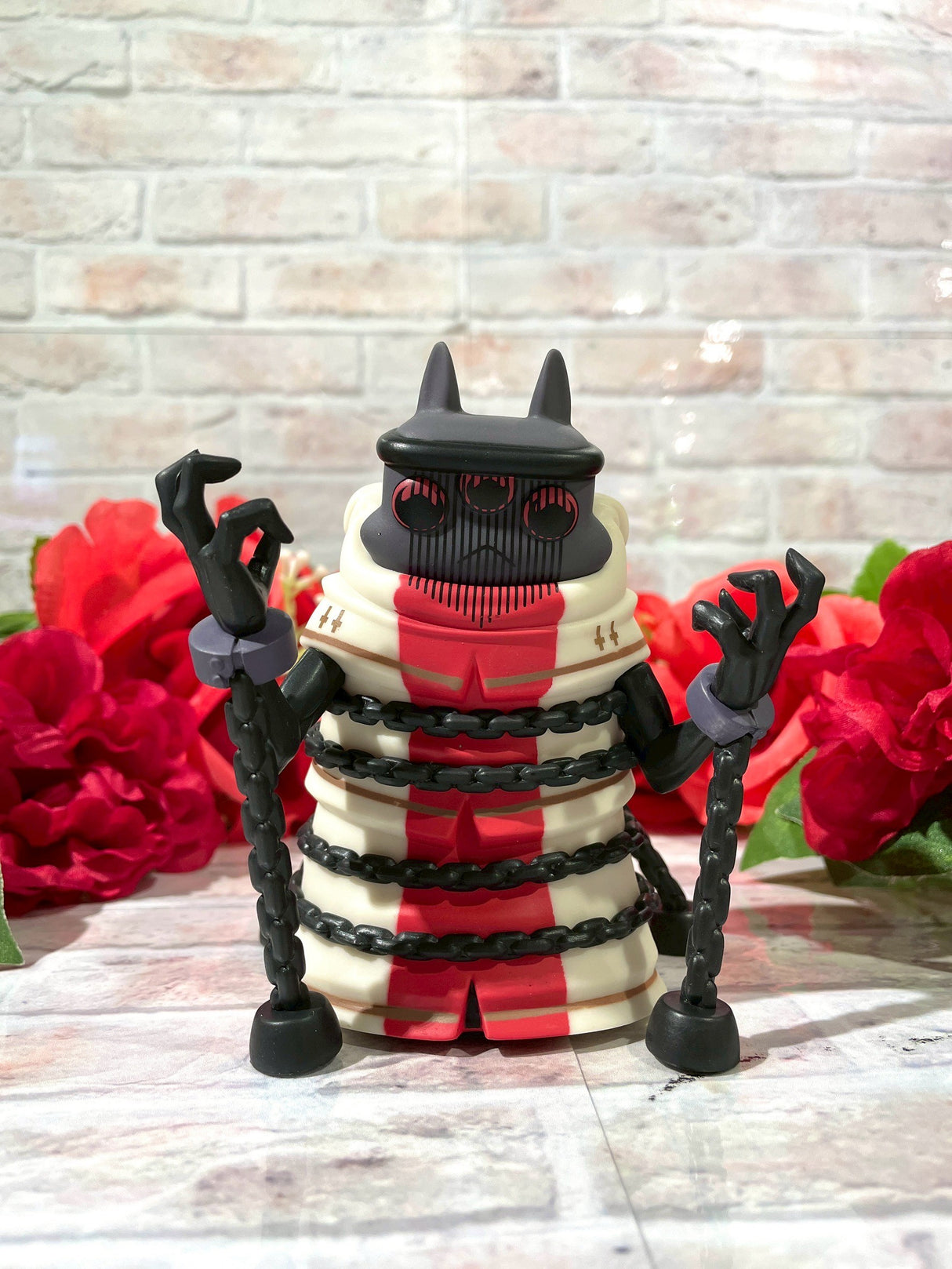 Youtooz Cult of the Lamb フィギュア (待ち受けし者)