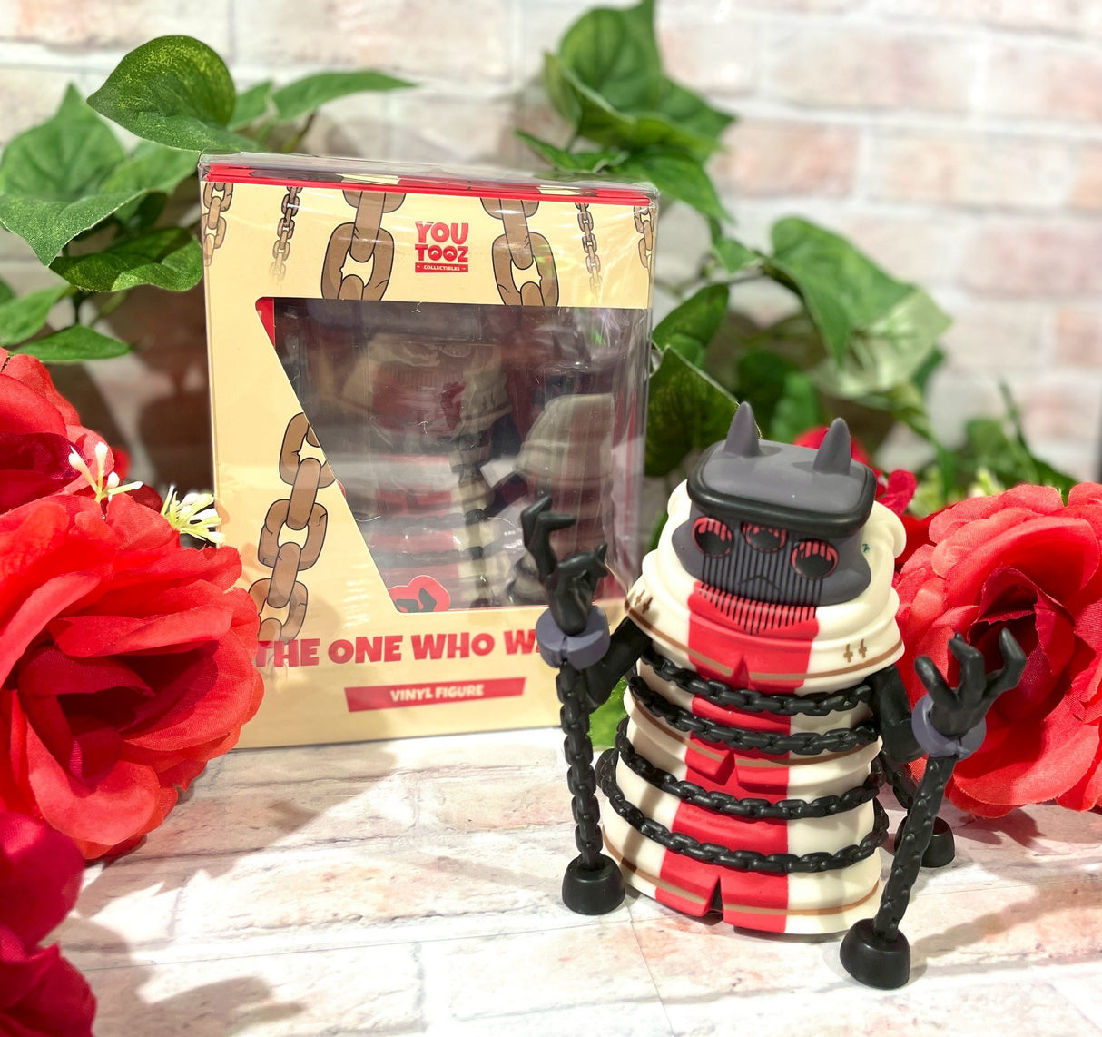 Youtooz Cult of the Lamb フィギュア (待ち受けし者)