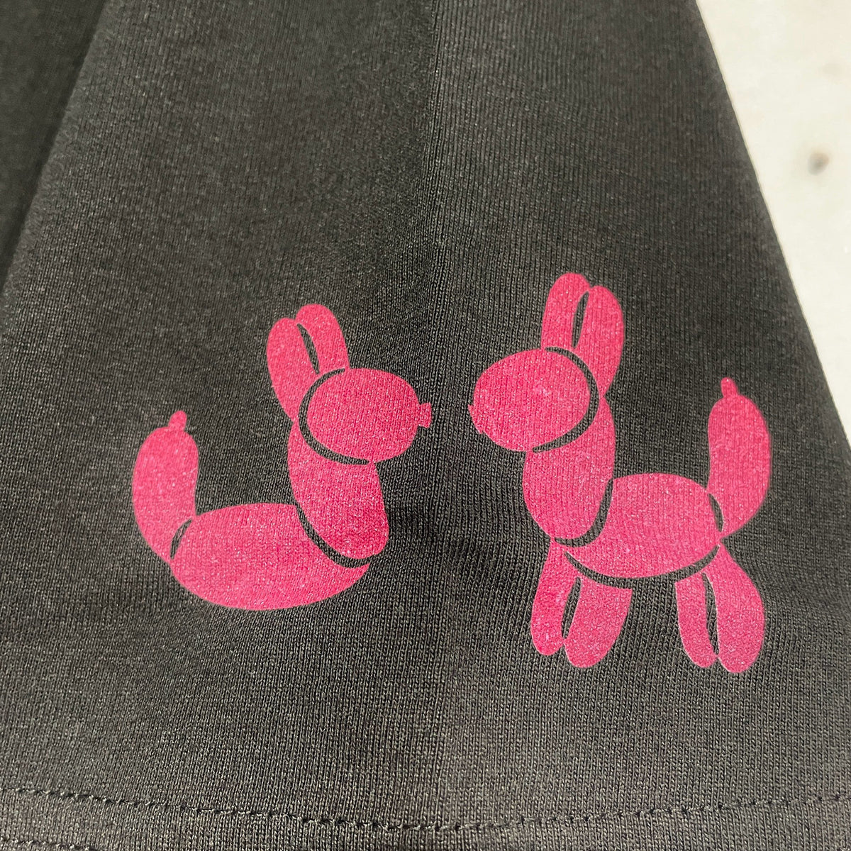 HELLUVA BOSS Tシャツ(サーカスにて/ルールーランド)