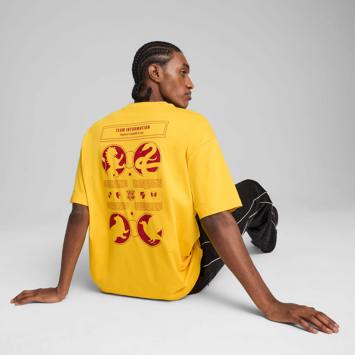 ユニセックス PUMA x ハリーポッター オーバーサイズ 半袖 Tシャツ Yellow Sizzle