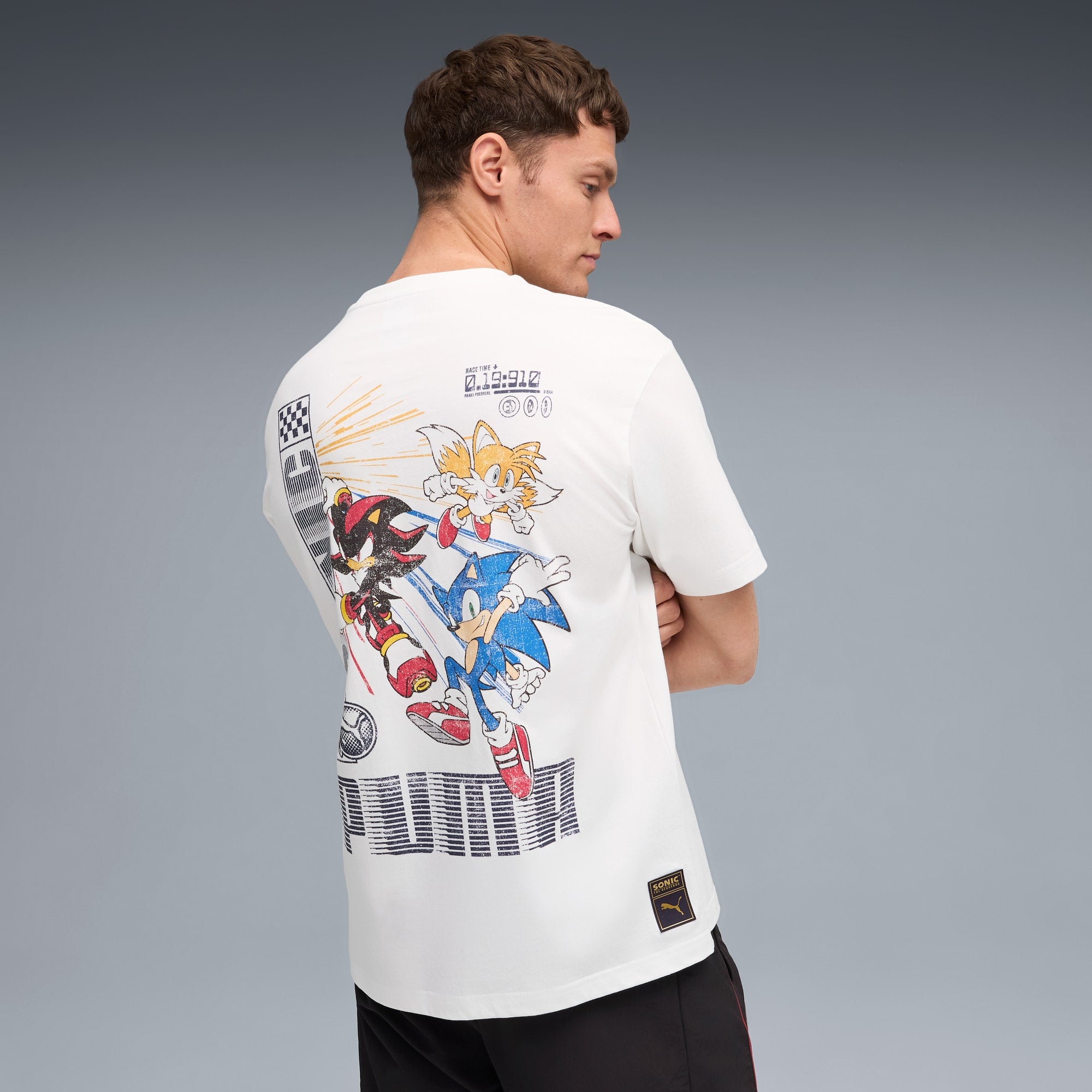 (取寄) プーマ メンズ ソニック ザ ヘッジホッグ リラックスド-フィット グラフィック T-シャツ PUMA men Sonic The Hedgehog Relaxed Graphic T-Shirt Puma White PUMA X SONIC リラックス グラフィック 半袖 Tシャツ PUMA WHITE