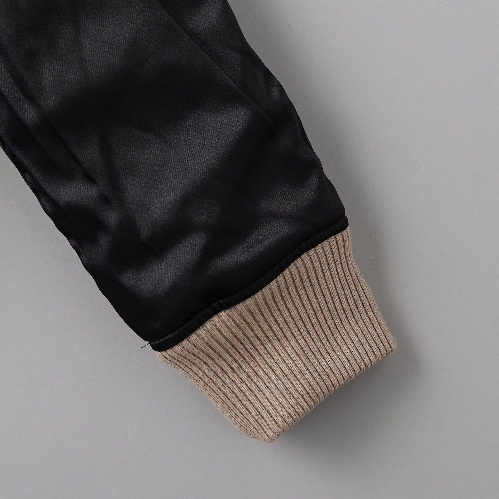 VALORANT ONI リバーシブルスカジャン(VLRNT×UA） VALORANT ONI リバーシブルスカジャン (VLRNT×UA） – インフォ