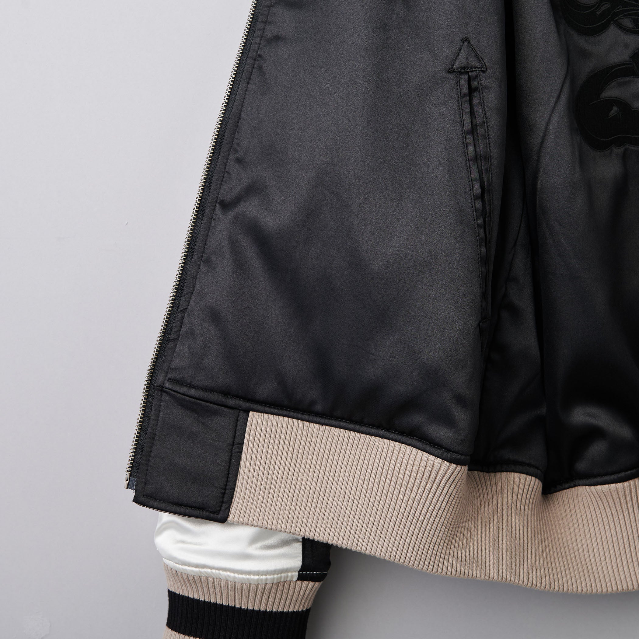 VALORANT ONI リバーシブルスカジャン (VLRNT×UA） – インフォレンズ