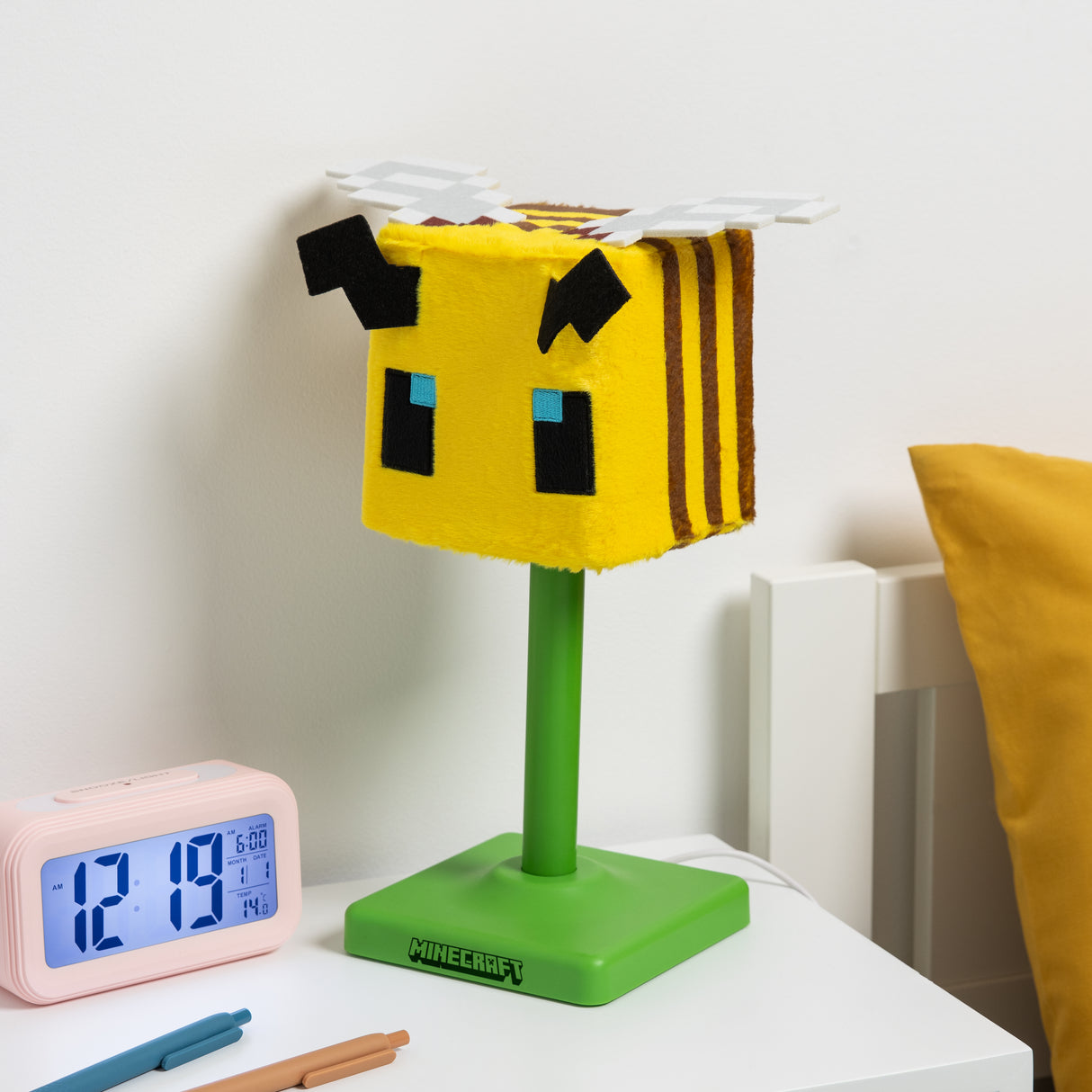【予約商品】マインクラフト ふわふわスタンドライト（ハチ）