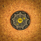 【予約商品】Fallout Vault 111 ヒンジ式扉ピンバッジ（シリアルナンバー入り）