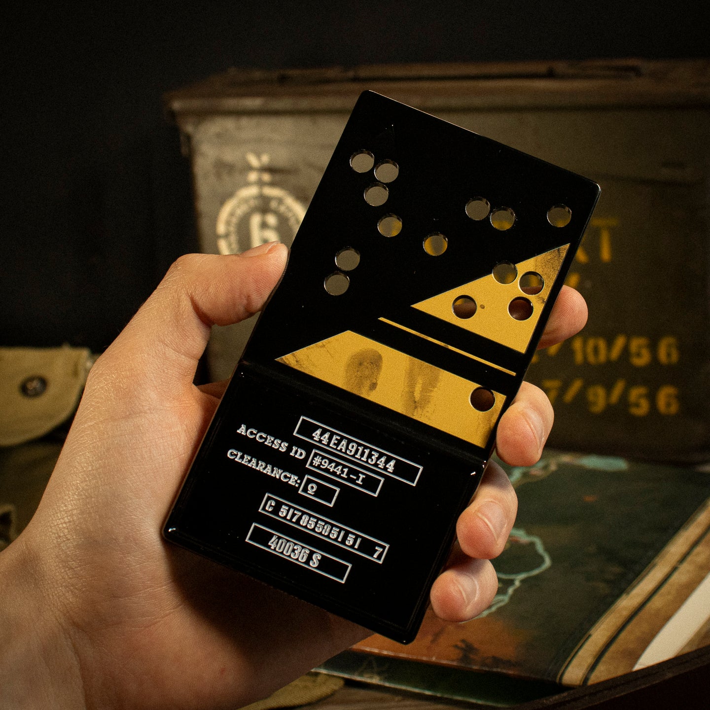 フォールアウト 核キーコード レプリカ 世界限定5,000個 Amazon.com: Fallout Limited Edition Nuclear Keycard Replica