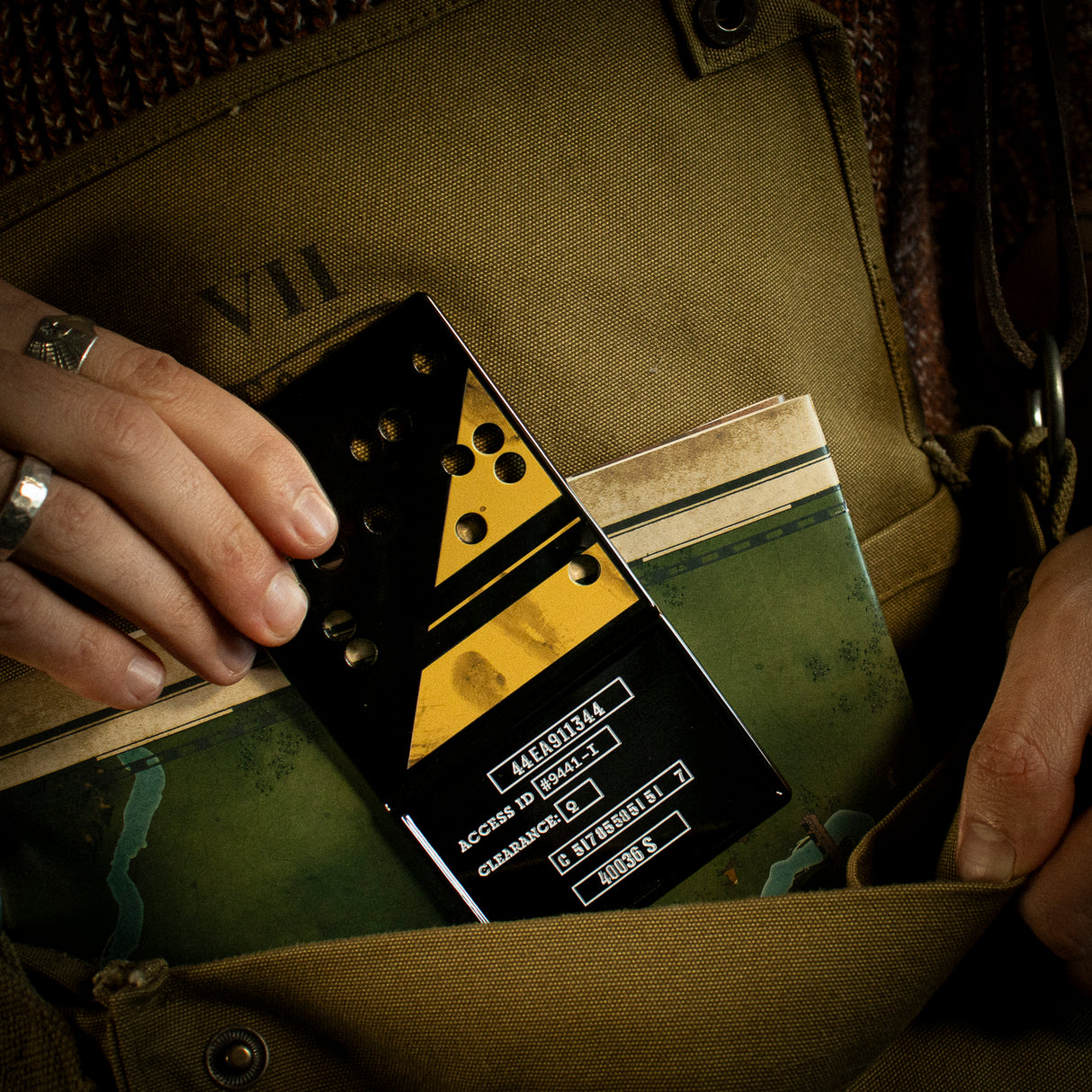 Fallout 76 ニュークリア・キーカード レプリカ（シリアルナンバー入り）