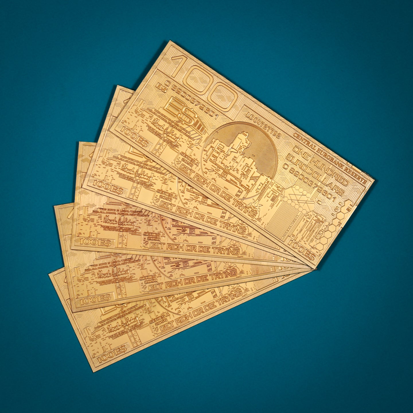 サイバーパンク2077 メタル ユーロドルレプリカ（シリアルナンバー入り